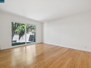 150 Pearl St 122, Oakland CA 94611