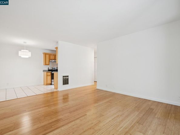 150 Pearl St 122, Oakland CA 94611