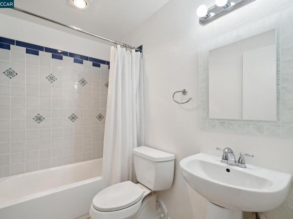 150 Pearl St 122, Oakland CA 94611