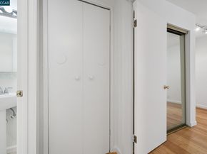 150 Pearl St 122, Oakland CA 94611