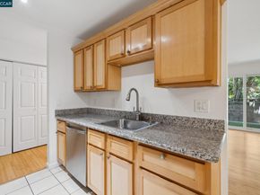 150 Pearl St 122, Oakland CA 94611