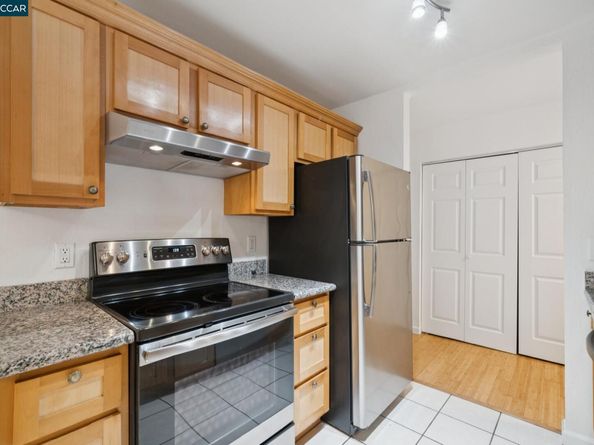 150 Pearl St 122, Oakland CA 94611
