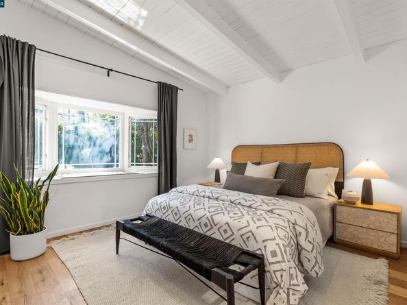 5915 Alhambra Ave, Oakland CA 94611