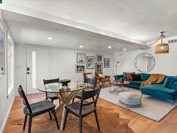 5915 Alhambra Ave, Oakland CA 94611