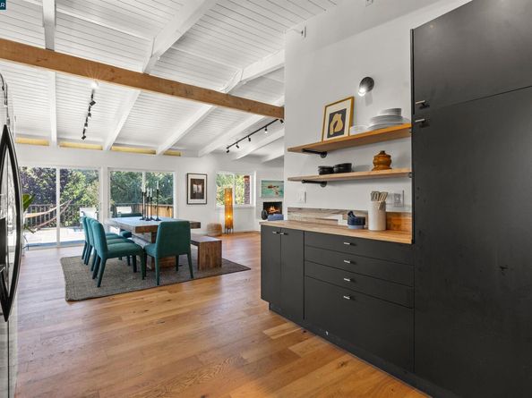 5915 Alhambra Ave, Oakland CA 94611