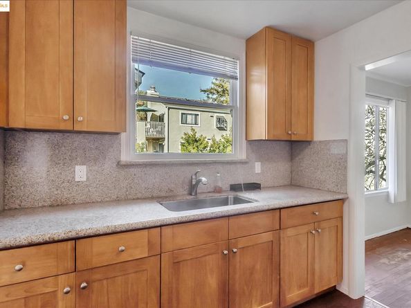 827 chestnut st, Redwood City CA 94063