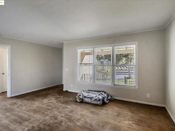 827 chestnut st, Redwood City CA 94063