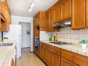 1400 Carpentier St 325, San Leandro CA 94577