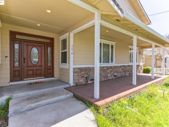 256 Douglas Ln, Pleasant Hill CA 94523