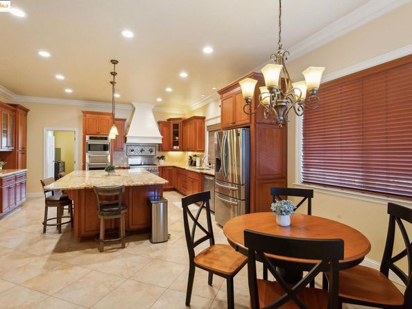 256 Douglas Ln, Pleasant Hill CA 94523