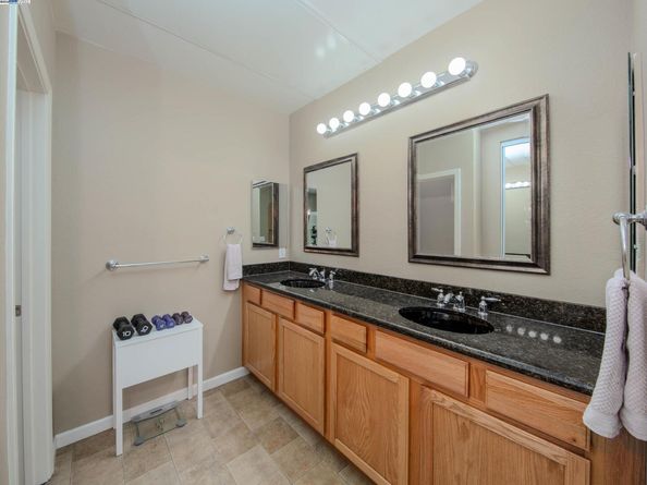 640 Plaza Place, Hayward CA 94541