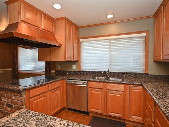 44 Oak Hill Cir, Oakland CA 94605