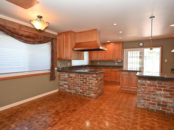 44 Oak Hill Cir, Oakland CA 94605