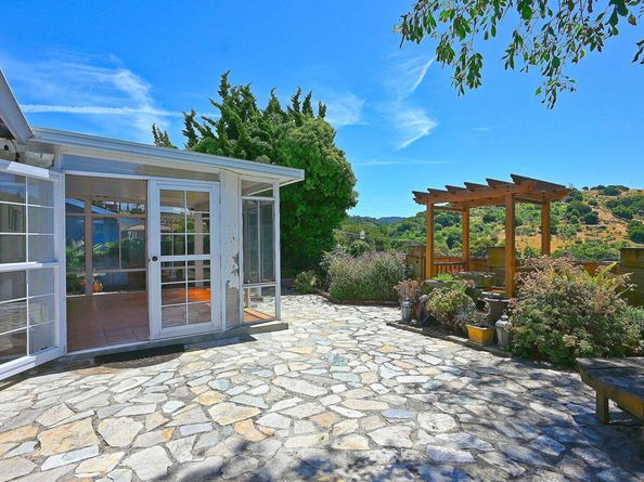 44 Oak Hill Cir, Oakland CA 94605