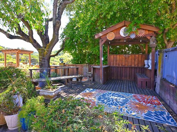 44 Oak Hill Cir, Oakland CA 94605