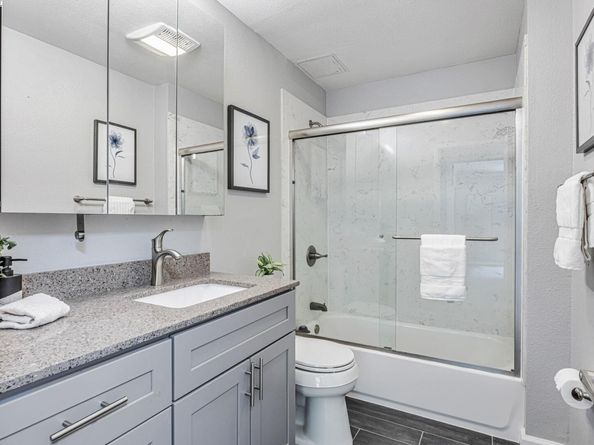 590 El Dorado Ave 208, Oakland CA 94611