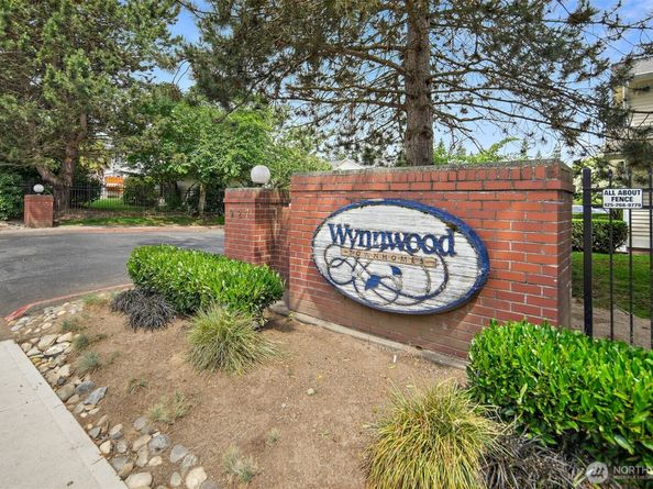 927 132nd Street SW B2, Everett WA 98204