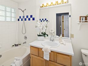 927 132nd Street SW B2, Everett WA 98204