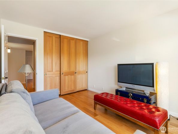 2565 Dexter Avenue N 103, Seattle WA 98109