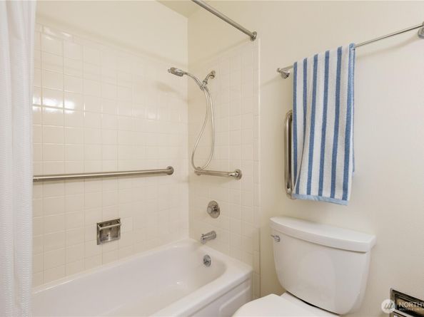 2565 Dexter Avenue N 103, Seattle WA 98109