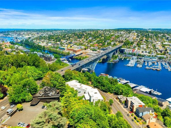 2565 Dexter Avenue N 103, Seattle WA 98109
