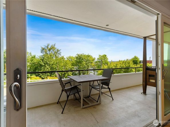 2565 Dexter Avenue N 103, Seattle WA 98109