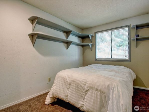 908 185th Street SW, Lynnwood WA 98037