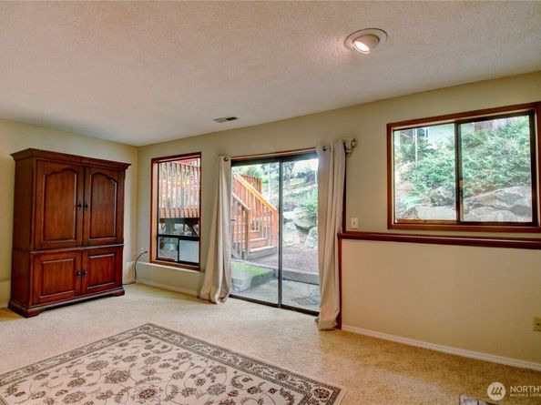 908 185th Street SW, Lynnwood WA 98037