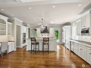 9820 NE 16th Street, Bellevue WA 98004