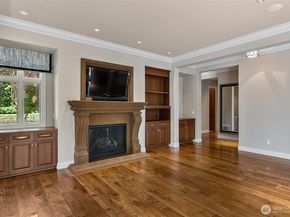 9820 NE 16th Street, Bellevue WA 98004