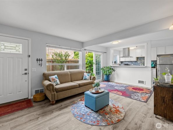 12240 SE 60th Street 41, Bellevue WA 98006