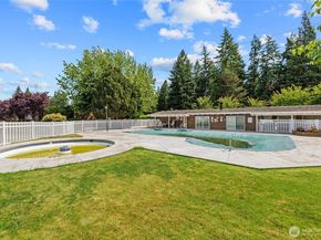 12240 SE 60th Street 41, Bellevue WA 98006