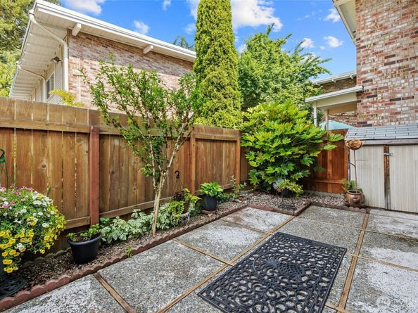 12240 SE 60th Street 41, Bellevue WA 98006