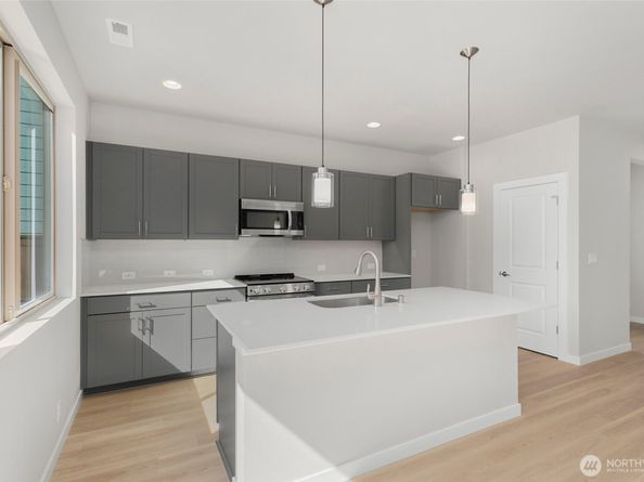 12429 SE 256th Place 3, Kent WA 98030