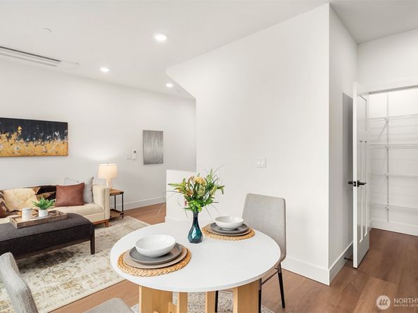 9033 8th Avenue NW B, Seattle WA 98117