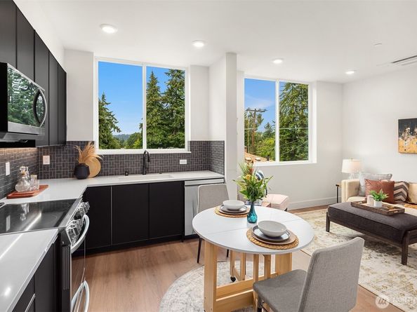 9033 8th Avenue NW B, Seattle WA 98117