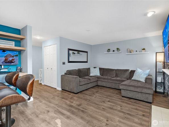 14057 NE 181st Street E104, Woodinville WA 98072