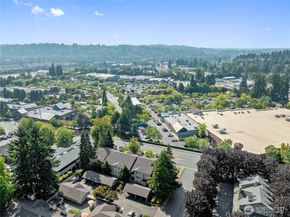 14057 NE 181st Street E104, Woodinville WA 98072