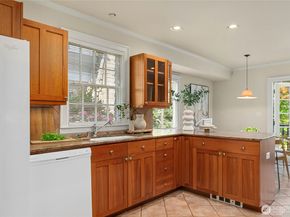 1910 E Galer Street, Seattle WA 98112