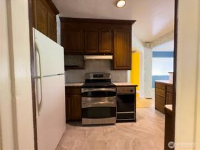 9059 Carkeek Drive S, Seattle WA 98118