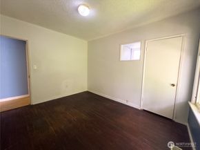 9059 Carkeek Drive S, Seattle WA 98118