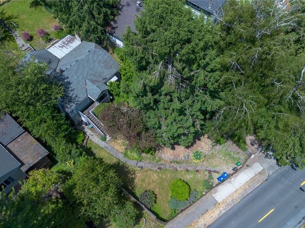 9059 Carkeek Drive S, Seattle WA 98118