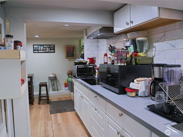 9059 Carkeek Drive S, Seattle WA 98118