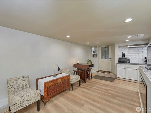 9059 Carkeek Drive S, Seattle WA 98118