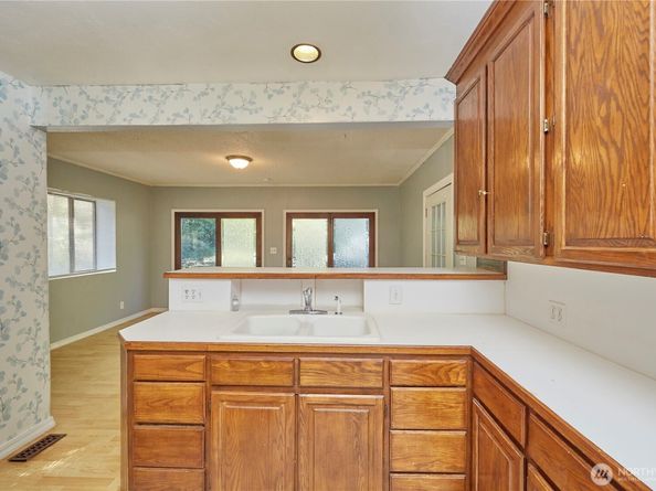 9059 Carkeek Drive S, Seattle WA 98118