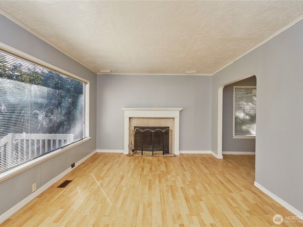 9059 Carkeek Drive S, Seattle WA 98118