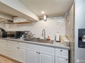 9059 Carkeek Drive S, Seattle WA 98118