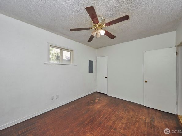 9059 Carkeek Drive S, Seattle WA 98118