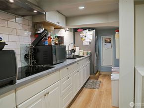 9059 Carkeek Drive S, Seattle WA 98118