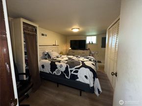 9059 Carkeek Drive S, Seattle WA 98118